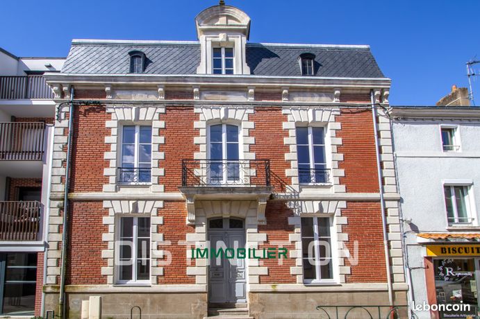 Propriété 7 pièces 179 m²