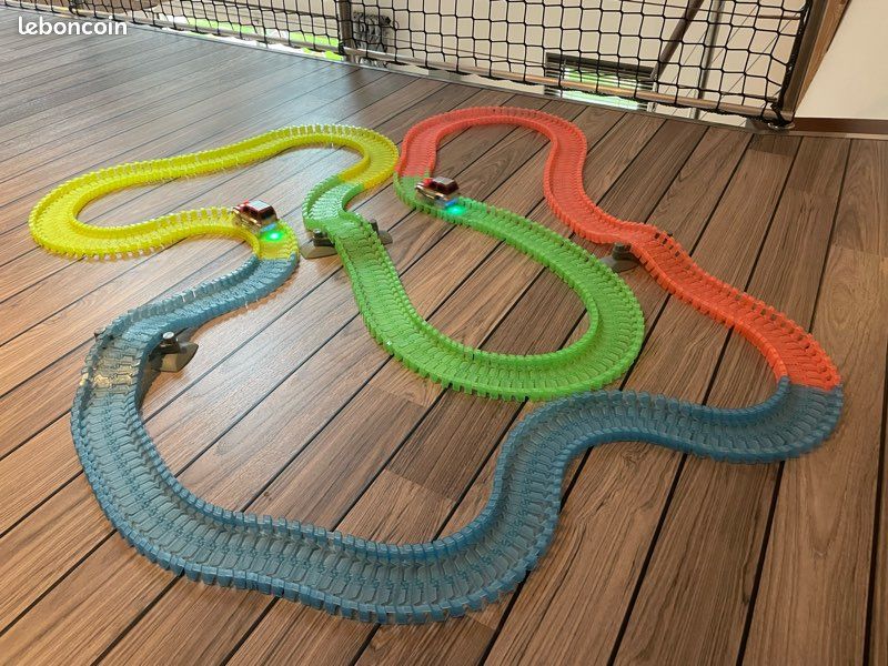 Circuit flexible lumineux Lightning speedy Jeux Jouets