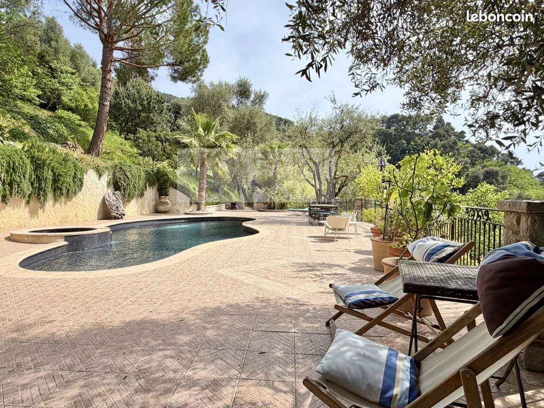 Maison 5 pièces 200 m² · à Castellar · 200 m² · 1 149 000 €