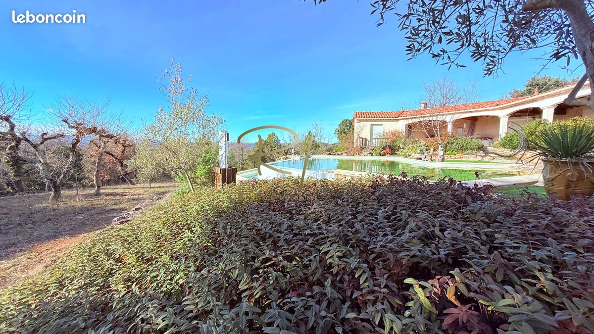 Maison 7 pièces 238 m² · à Barjac · 238 m² · 667 000 €