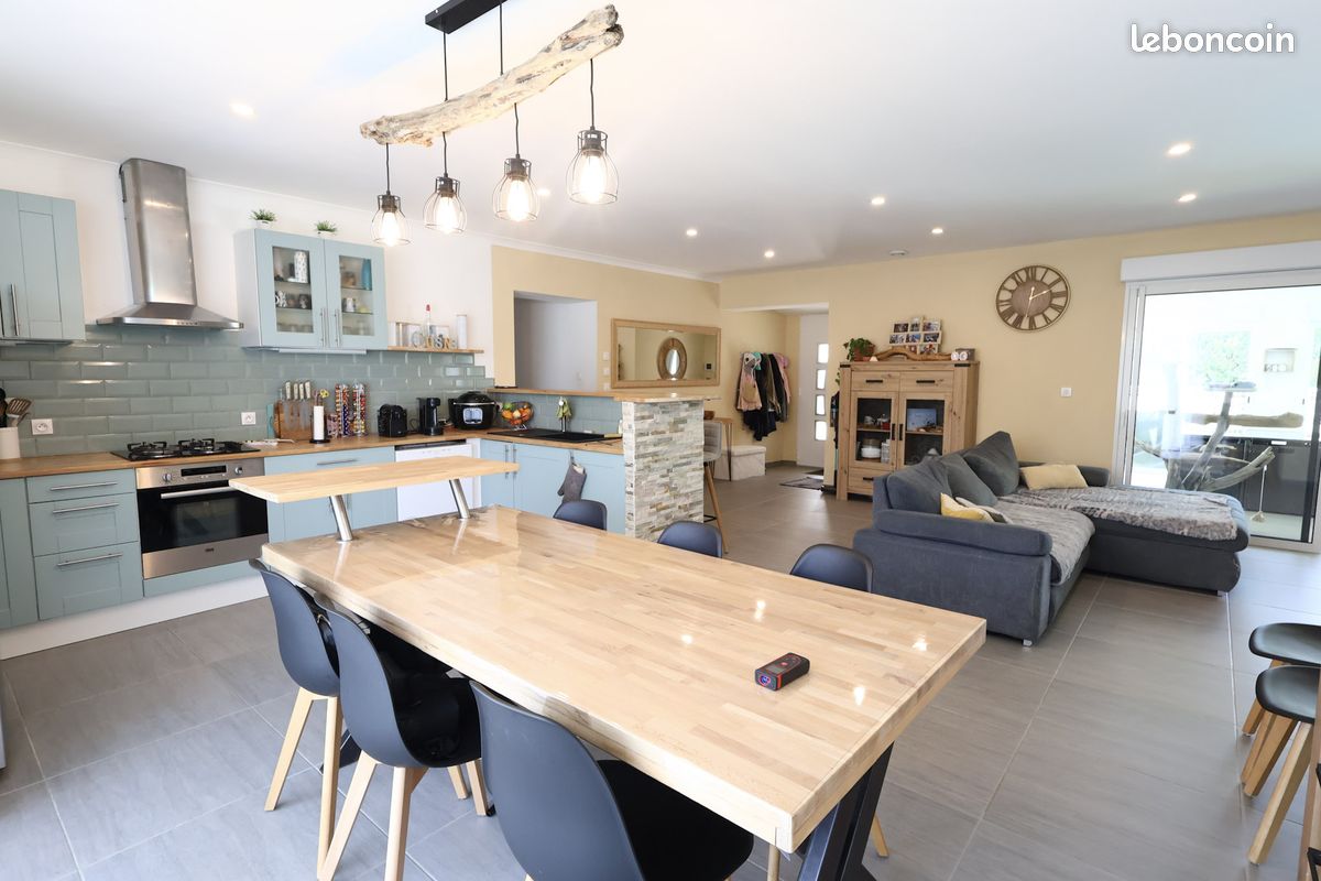 Maison 6 pièces 166 m² · à La Coucourde · 166 m² · 339 000 €