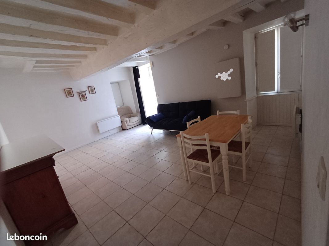 Appartement 2 pièces 52 m² · à Noyant-Villages · 52 m² · 375 €