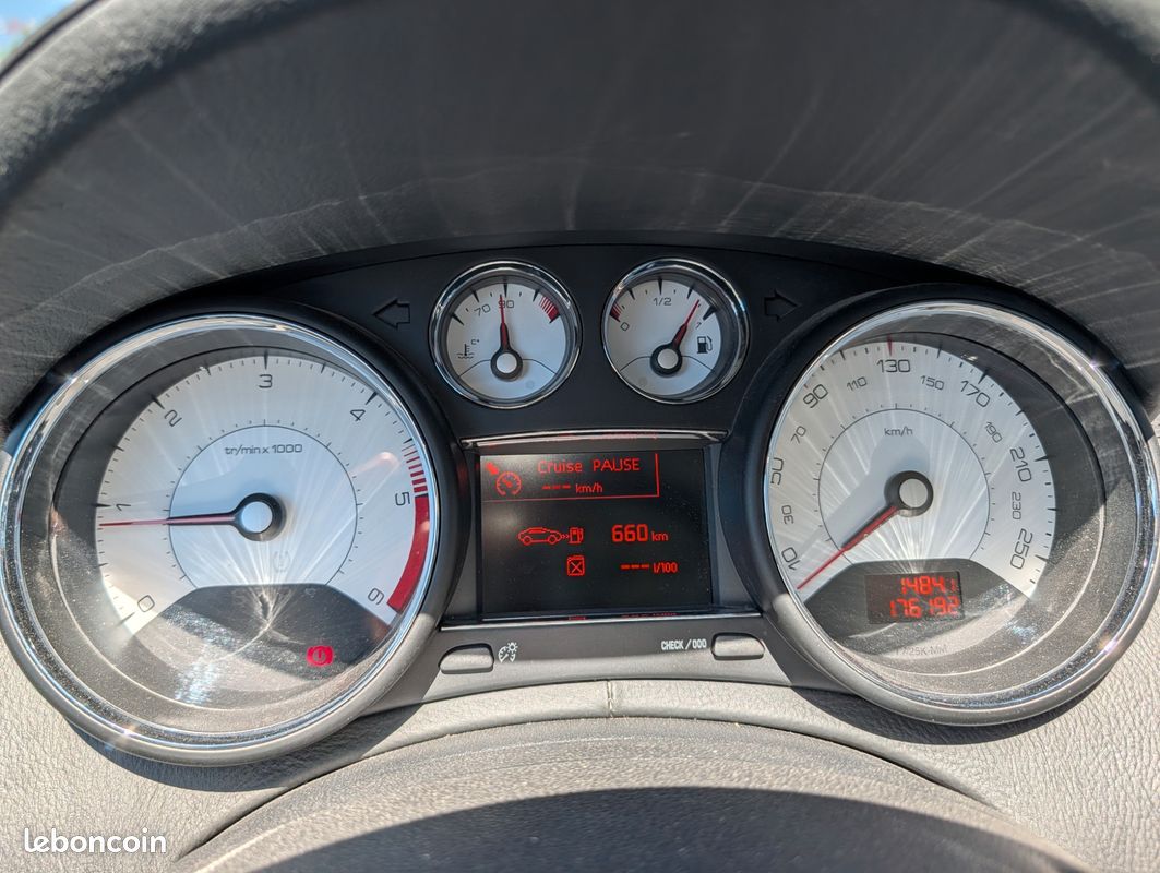 PEUGEOT 308 GENERATION-I CC 2.0 HDI 165CH FELINE EDITION ROLAND GARROS - SIÈGES CHAUFFANT -BLUETOOTH - RADAR Ar (image 13)