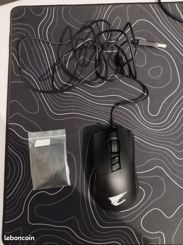 Souris gaming Aorus M3 et tapis de souris Aorus AMP500 (image 3)