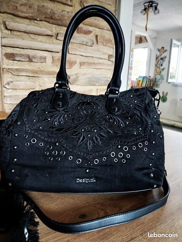 Desigual Handbag Sac Ã Main Noir Desigual DESIGUAL SAC GOODALL