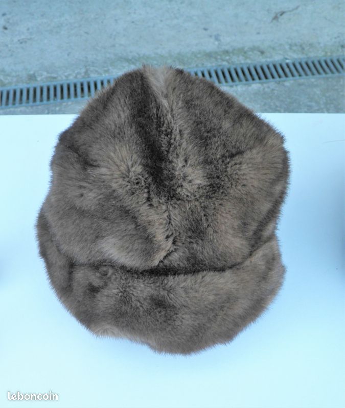 Lot 3 chapeaux / bonnets en fausse fourrure - Vintage (image 4)
