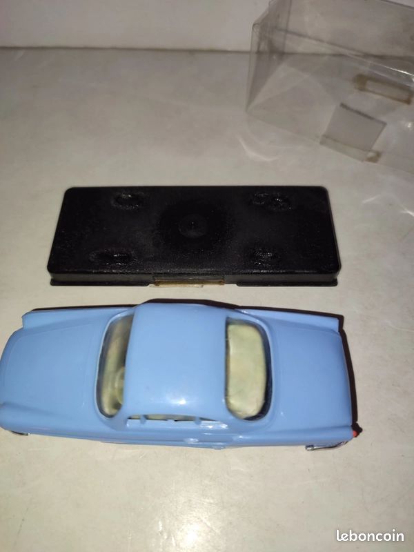 Miniature NOREV – Renault Floride Avec Direction Assistée – Échelle 1/43 (Occasion)