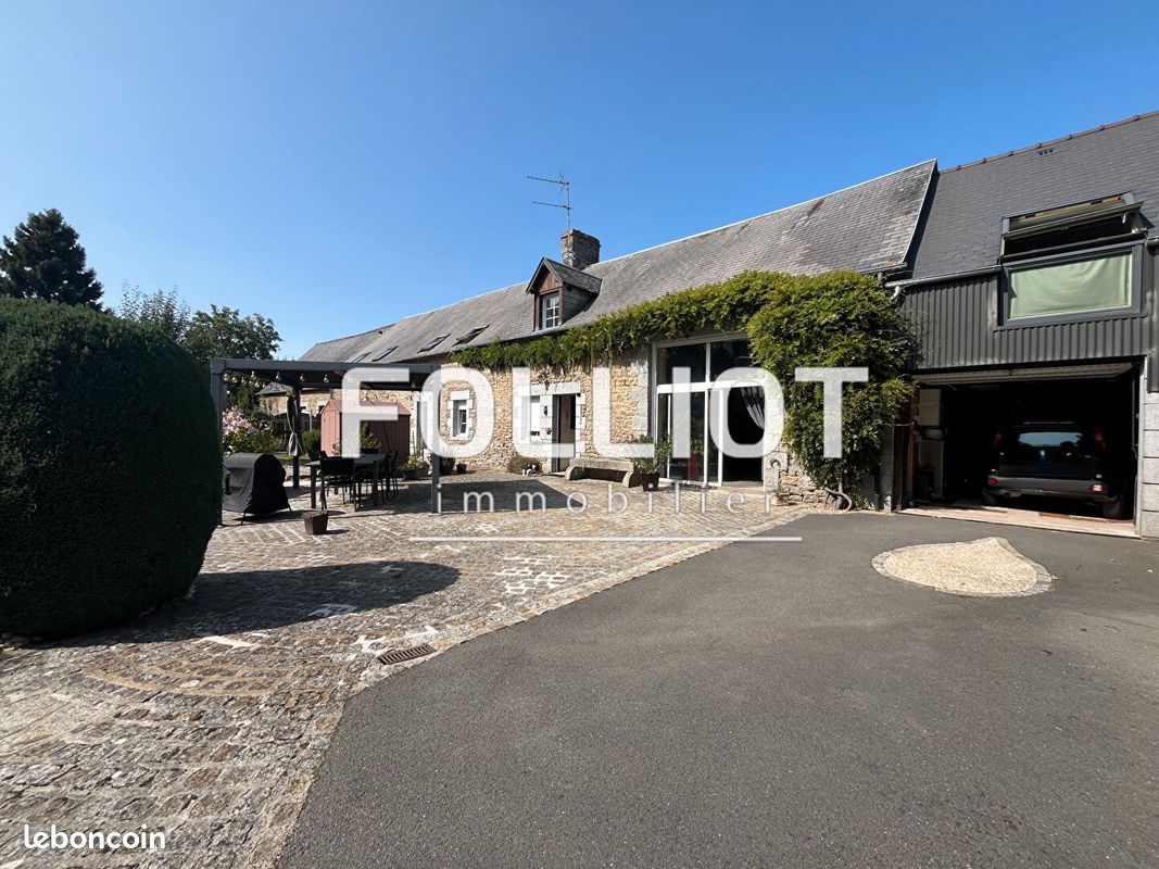 Maison 6 pièces 201 m² · au Châtellier · 201 m² · 303 000 €