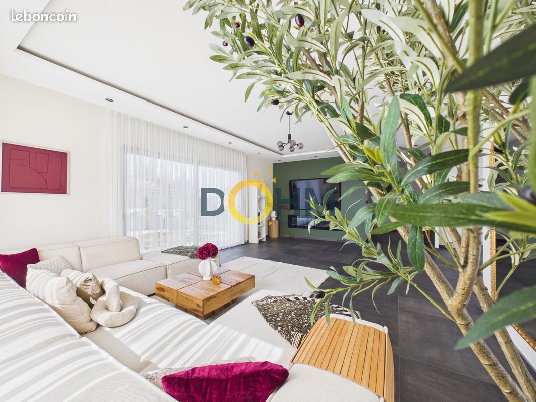 Maison 6 pièces 150 m² · à Sainte-Sigolène · 150 m² · 339 000 €