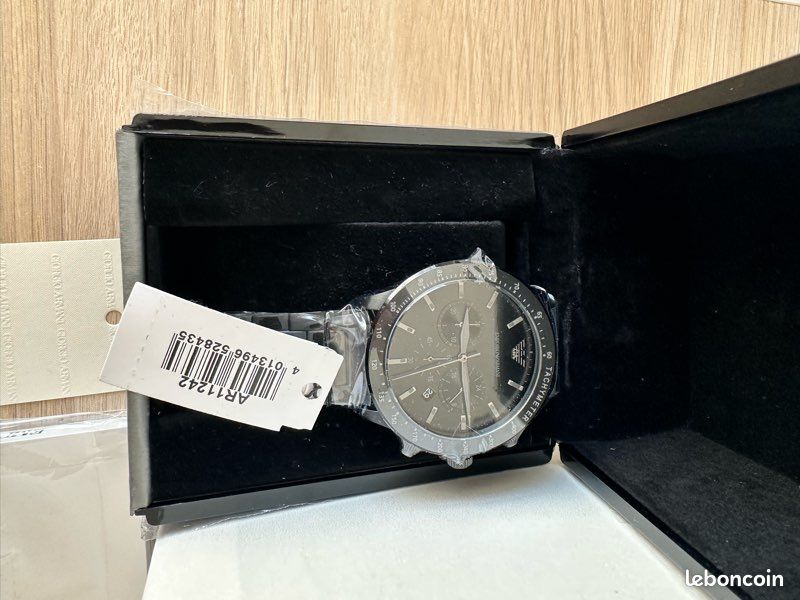 Montre Emporio Armani black noir neuf (image 4)