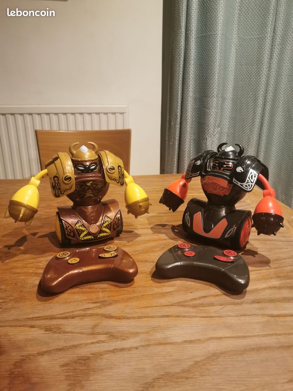Pack 2 robots de combat radiocommandés Sliverlit (image 2)