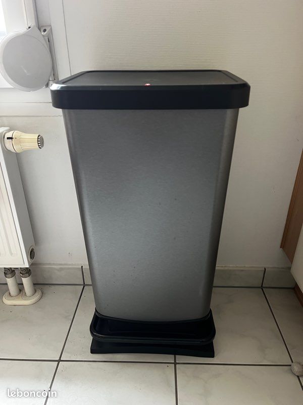 Poubelle 40l (image 1)