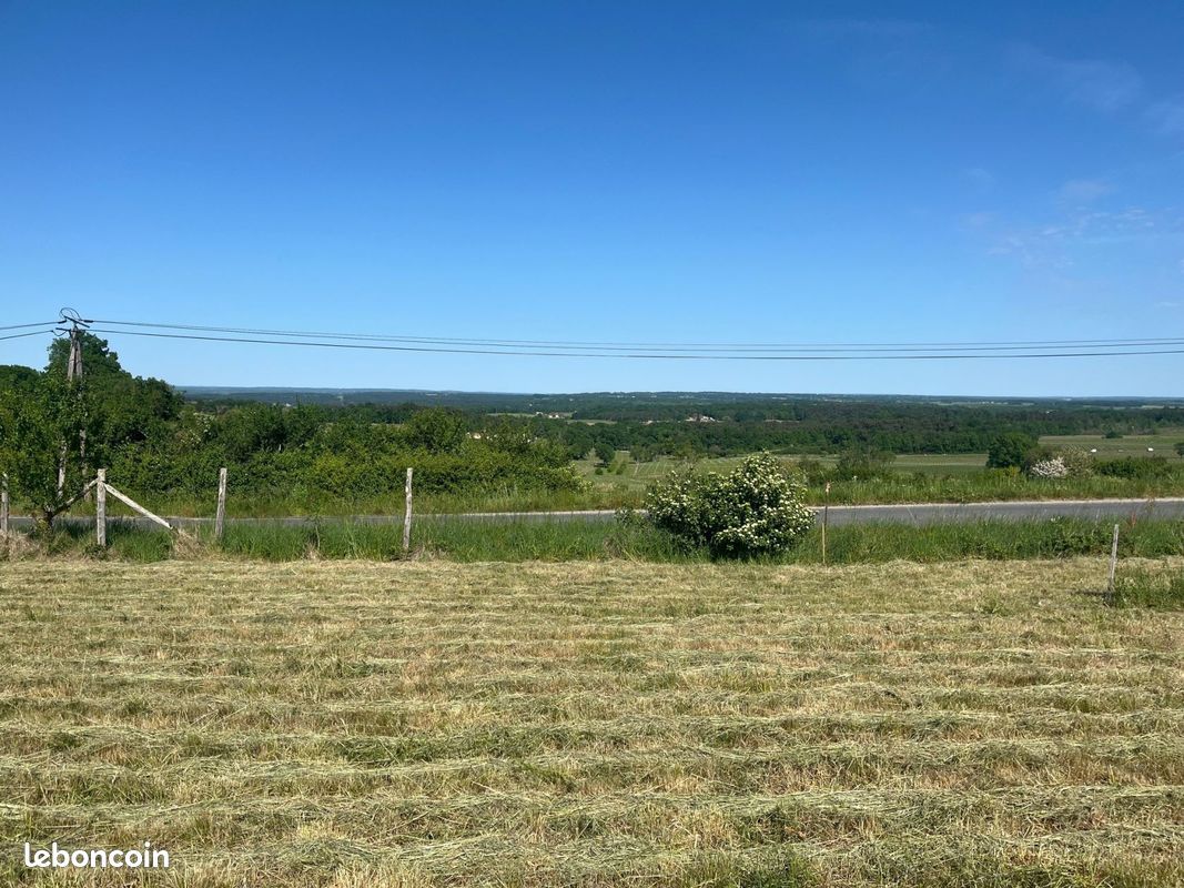 Terrain 1725 m² · à Colombier · 1 725 m² · 44 850 €