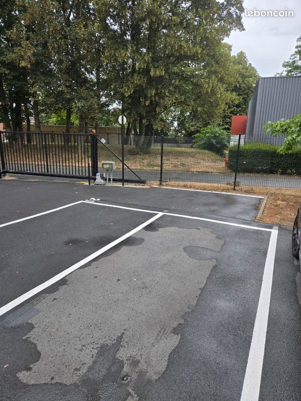 Vente parking sécurisé :Quartier du musée, sans agence immobiliere.Frais de notaire;6%.Prix de la place 14500 · à Valencienne