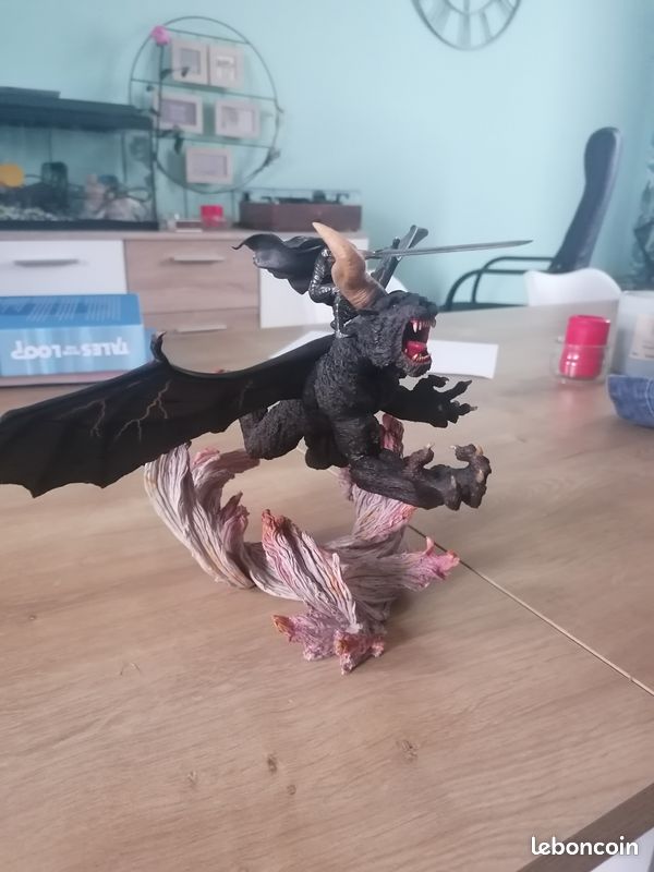 Statue Guts sur Zodd Berserk (image 5)
