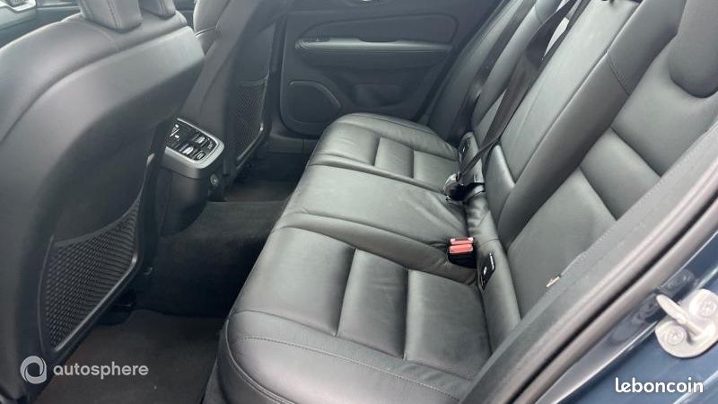 Volvo V60 B4 197ch Ultra Style Dark DCT 7 (image 15)