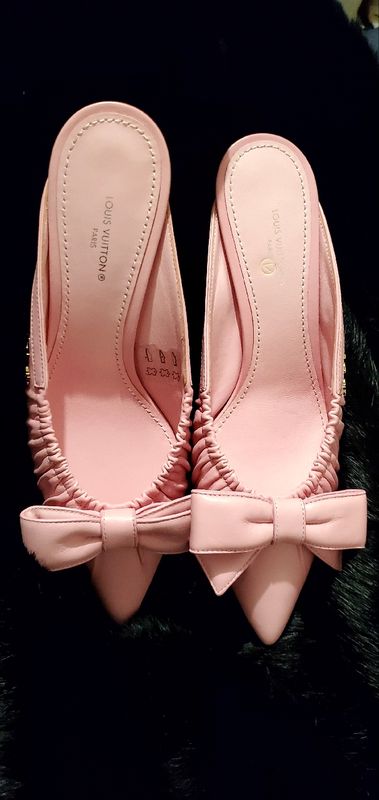 Chaussures Sandales Louis Vuitton Rose d'occasion