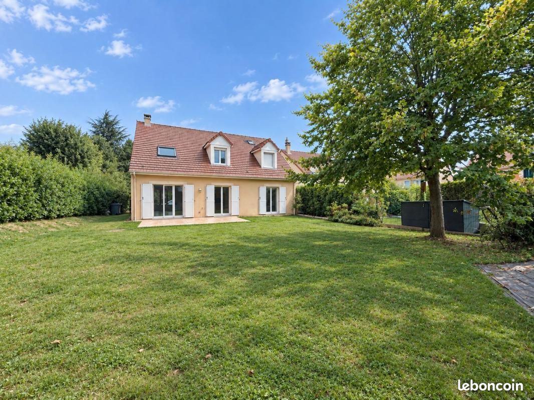 Maison 5 pièces 141 m² · à Franqueville-Saint-Pierre · 141 m² · 398 000 €