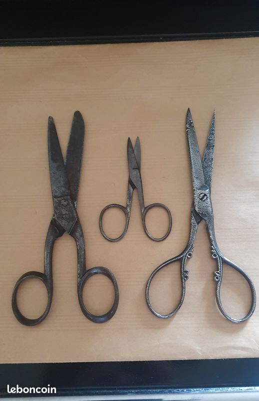 3 paires de ciseaux anciens Nogent (image 1)