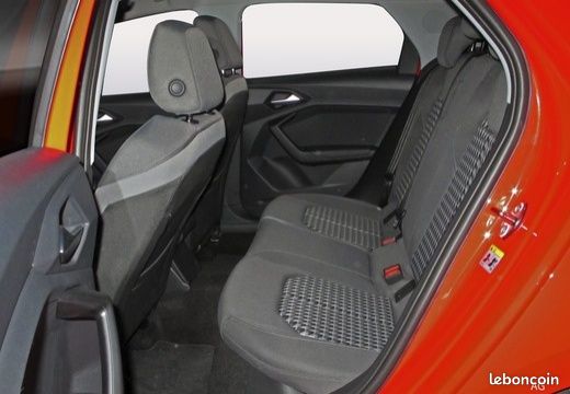 Audi A1 sportback 30 TFSI 116 ch S tronic 7 S line (image 8)
