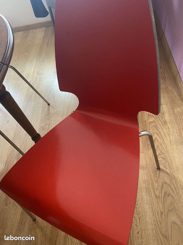 Meuble télé , table extensible et 3 chaise rouge (image 4)