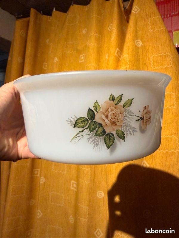 Saladier Vintage Arcopal 20 Cm – Motif Hibiscus – État Correct