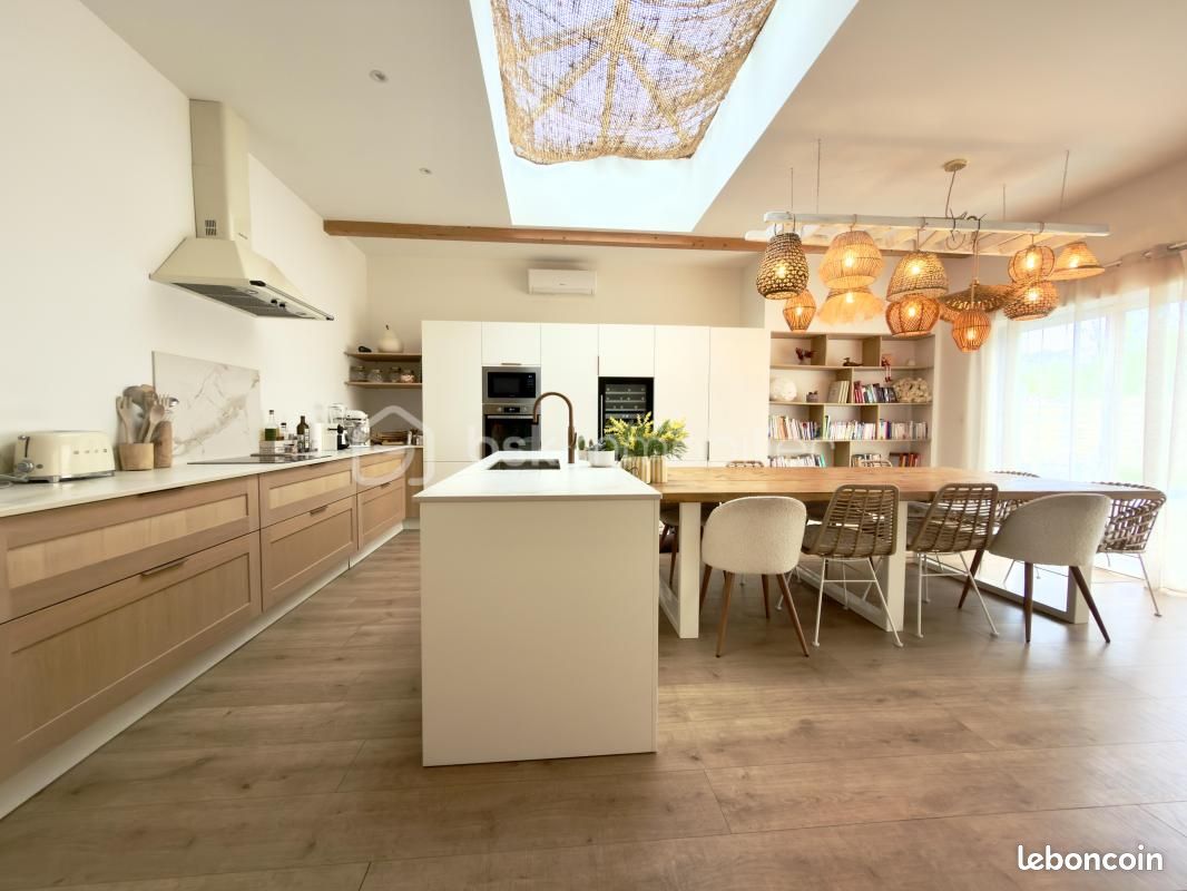 Maison 7 pièces 222 m² · à Castres · 222 m² · 349 500 €