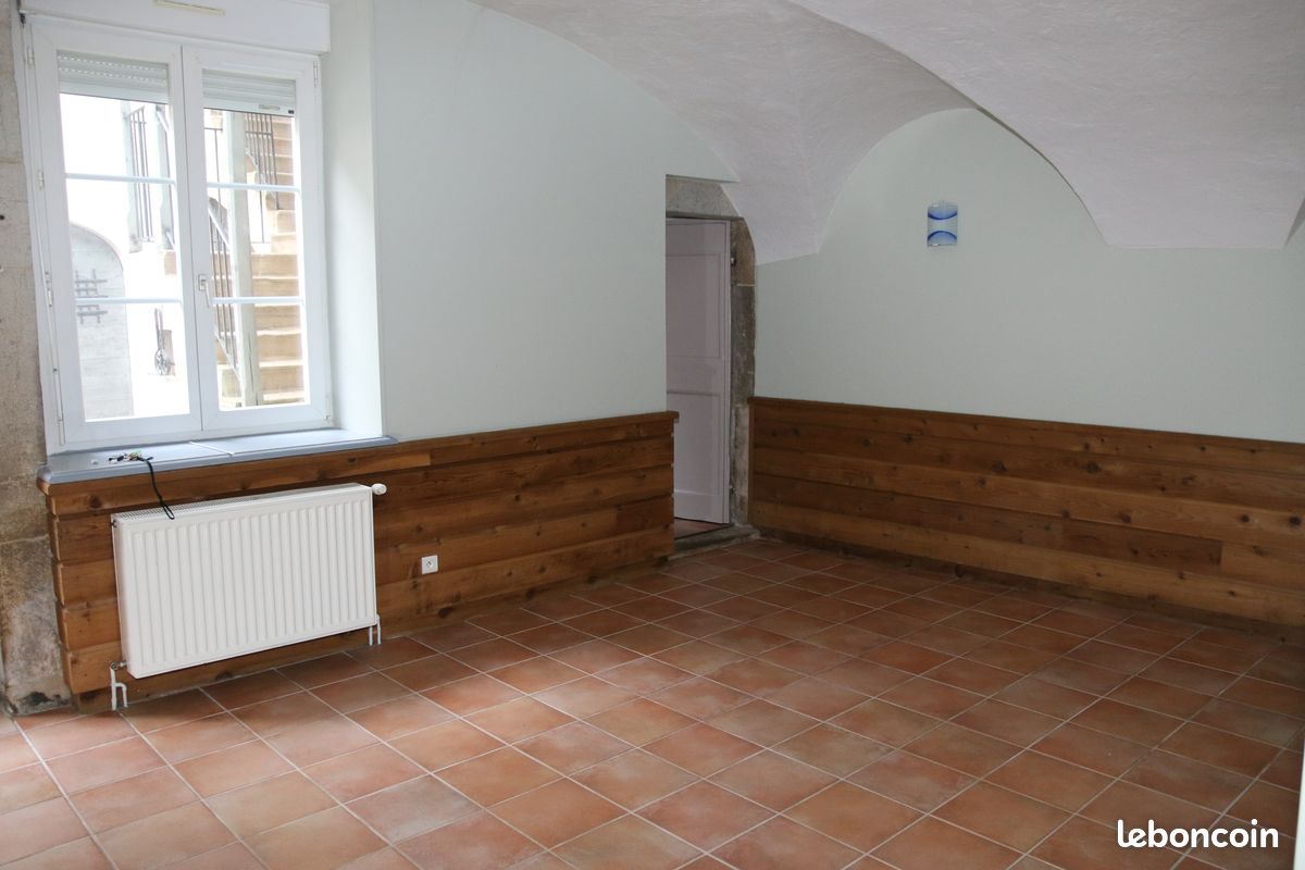 Appartement a louer lons-le-saunier - 2 pièce(s) - 73 m2 - Surfyn