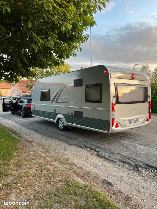 Caravane Burstner Averso Top 485 TS (image 1)