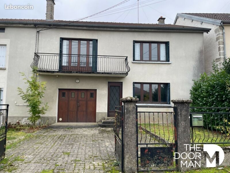Maison 5 pièces 180 m² · à Biesles · 180 m² · 90 000 €