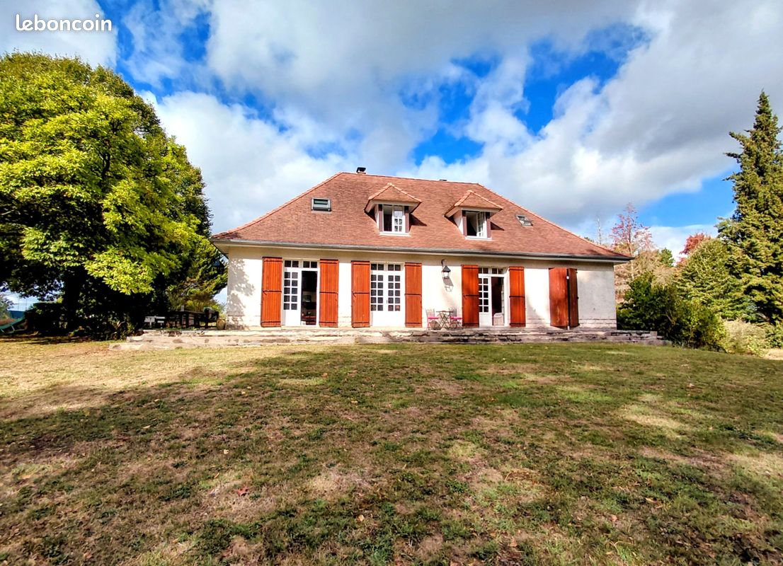 Maison 11 pièces 380 m² · à Lempzours · 380 m² · 470 000 €