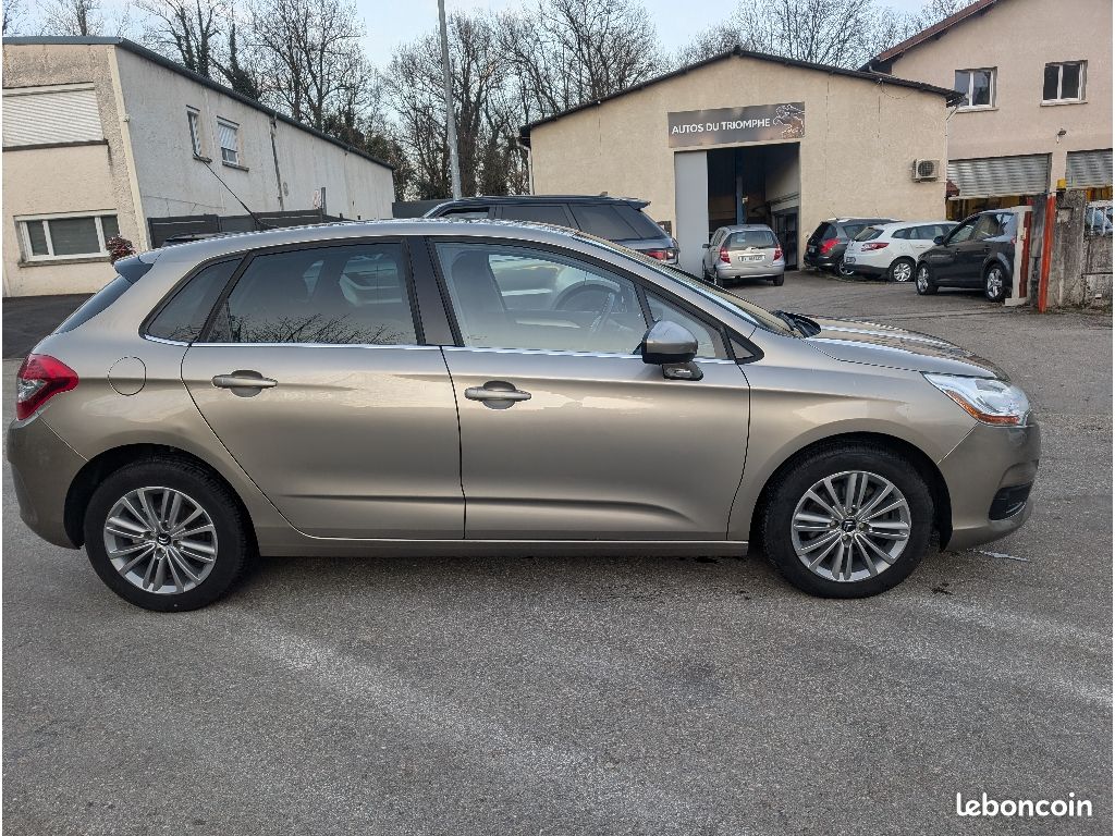 Citroën C4 VTi 120 Confort A (image 4)