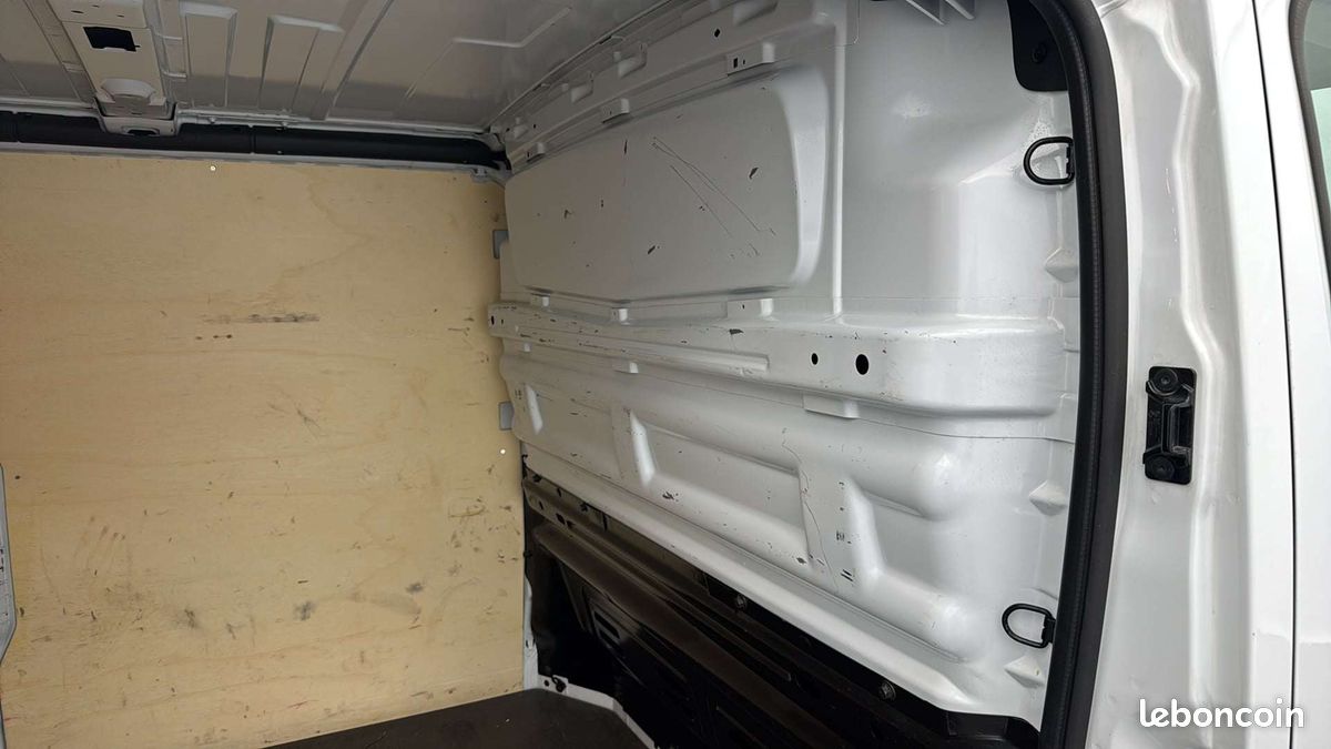 Renault trafic fgn l2h1 3000 kg blue dci 130 (image 26)
