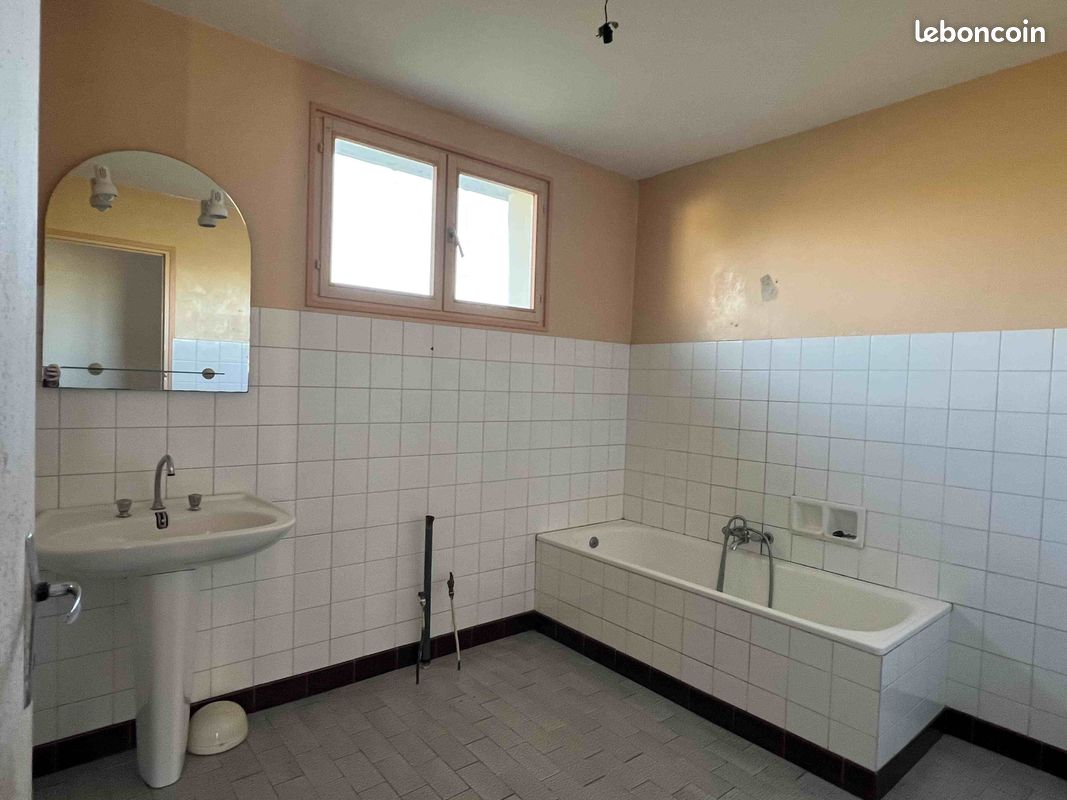 Maison 4 pièces 101 m² - Confolens 16500 (image principale 6)