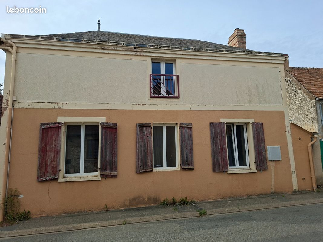 Maison 4 pièces 93 m² · à Grandchamp · 93 m² · 90 000 €