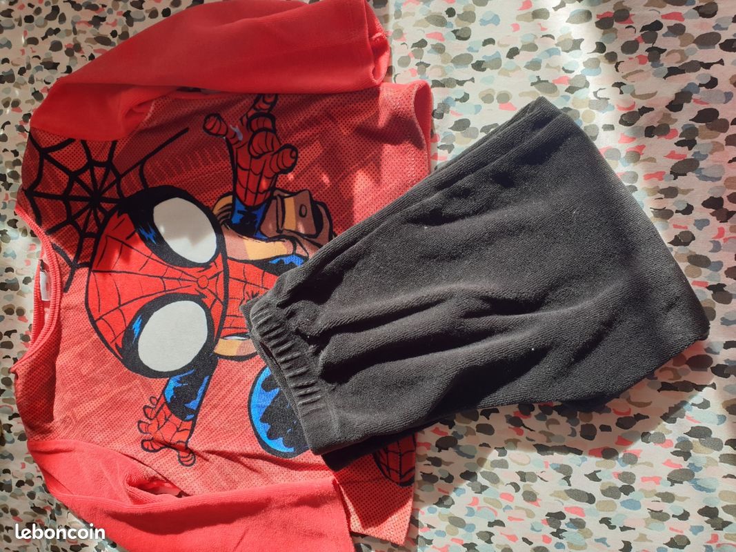 Pyjama spidey 3/4 ans (image 6)
