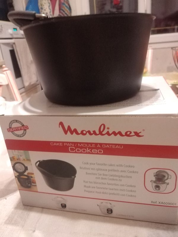 Promo Moulinex moule à gâteau cookeo xa609001 chez Auchan