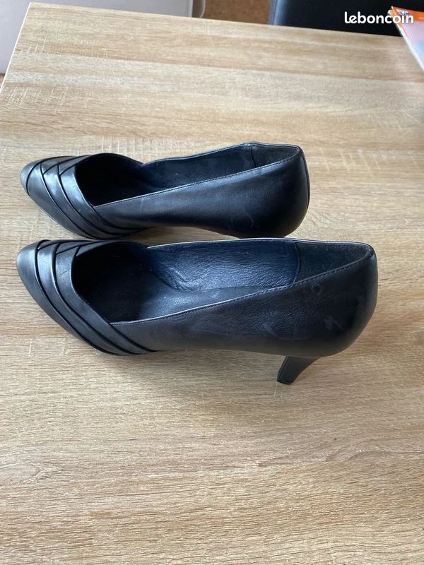 Escarpins André Noirs En Cuir - Taille 37, Talons, Occasion En Très Bon État