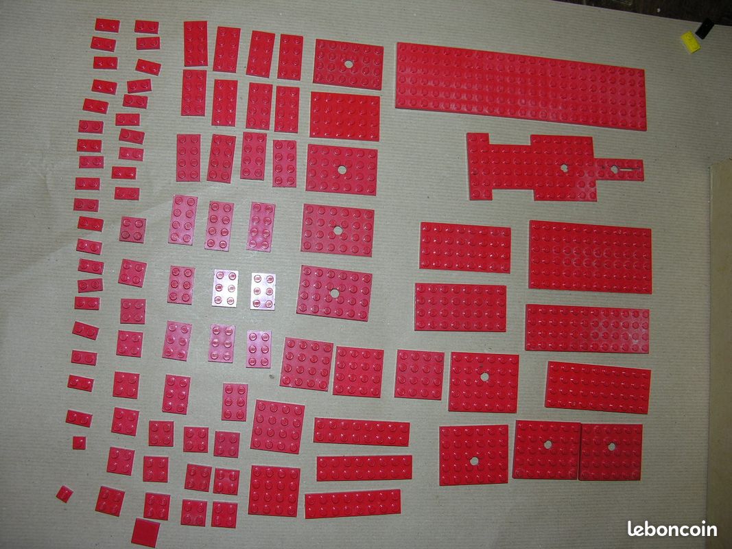 Lego annees 70 lot plaque rouge toute forme (image 1)