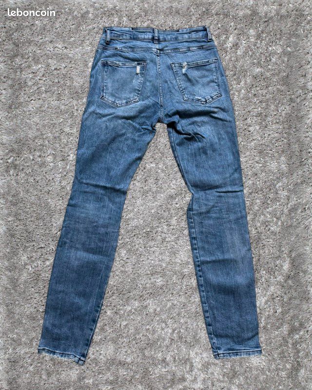 Jeans Zara Femme, Taille FR 38 / US 30, Style Boyfriend, Occasion Très Bon état, Couleur Bleu