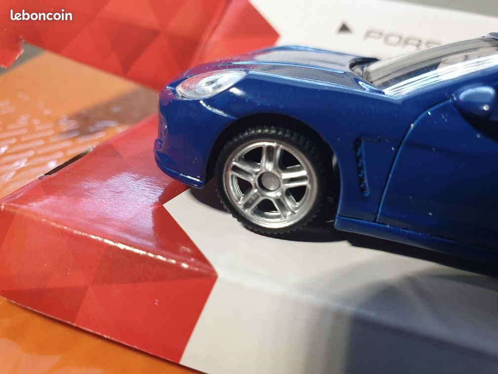 Modèle Réduit PORSCHE Panamera Turbo 1/43 - Marque MONDO MOTORS - Occasion Sans Boîte