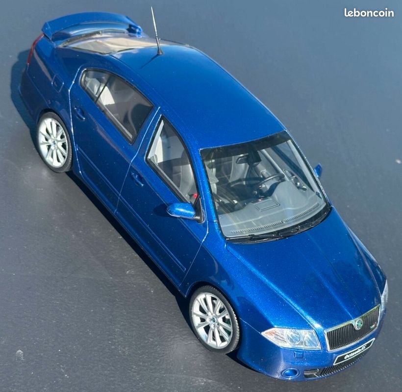 Modèle Réduit Skoda Octavia RS 2.0 TFSI Race Blue - Échelle 1/18 Par Otto (neuf)