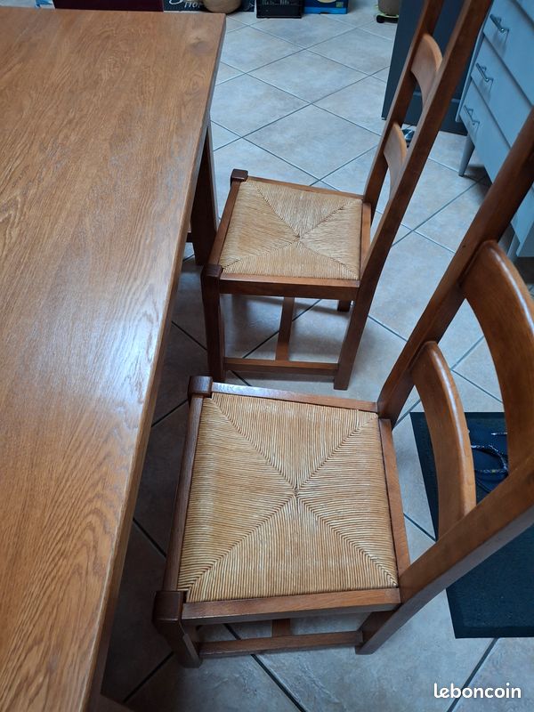 Table et chaises en chêne massif (image 2)