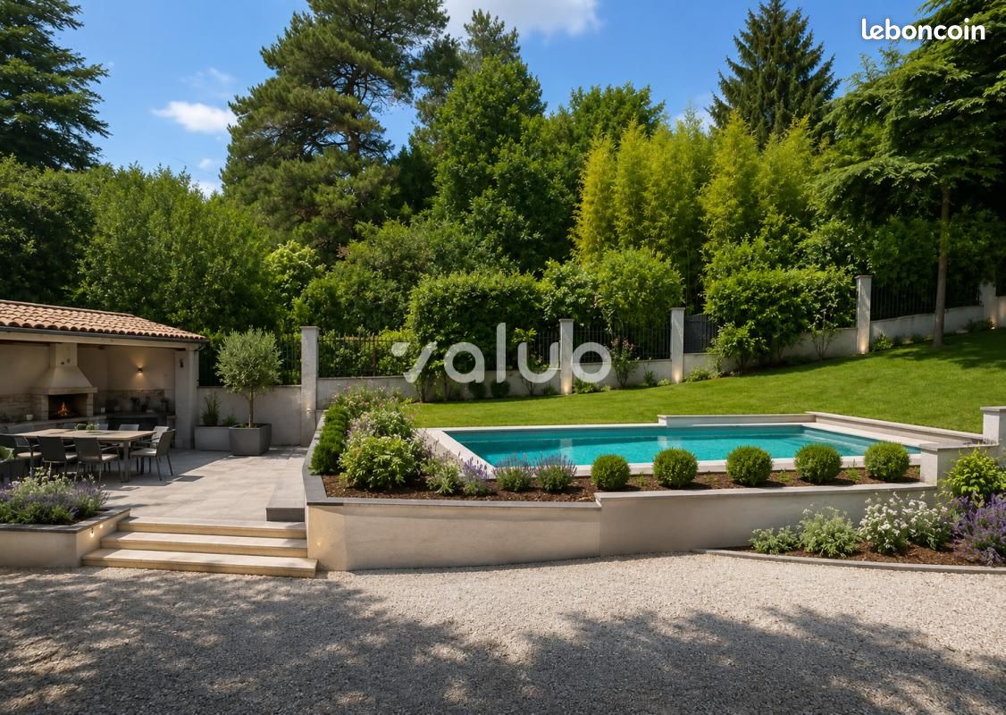 Maison 9 pièces 194 m² · à Caluire-Et-Cuire · 194 m² · 693 000 €