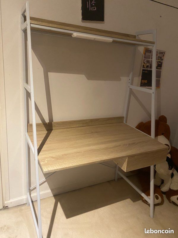 Bureau (image 1)