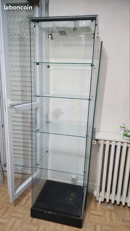 Vitrine (image 2)