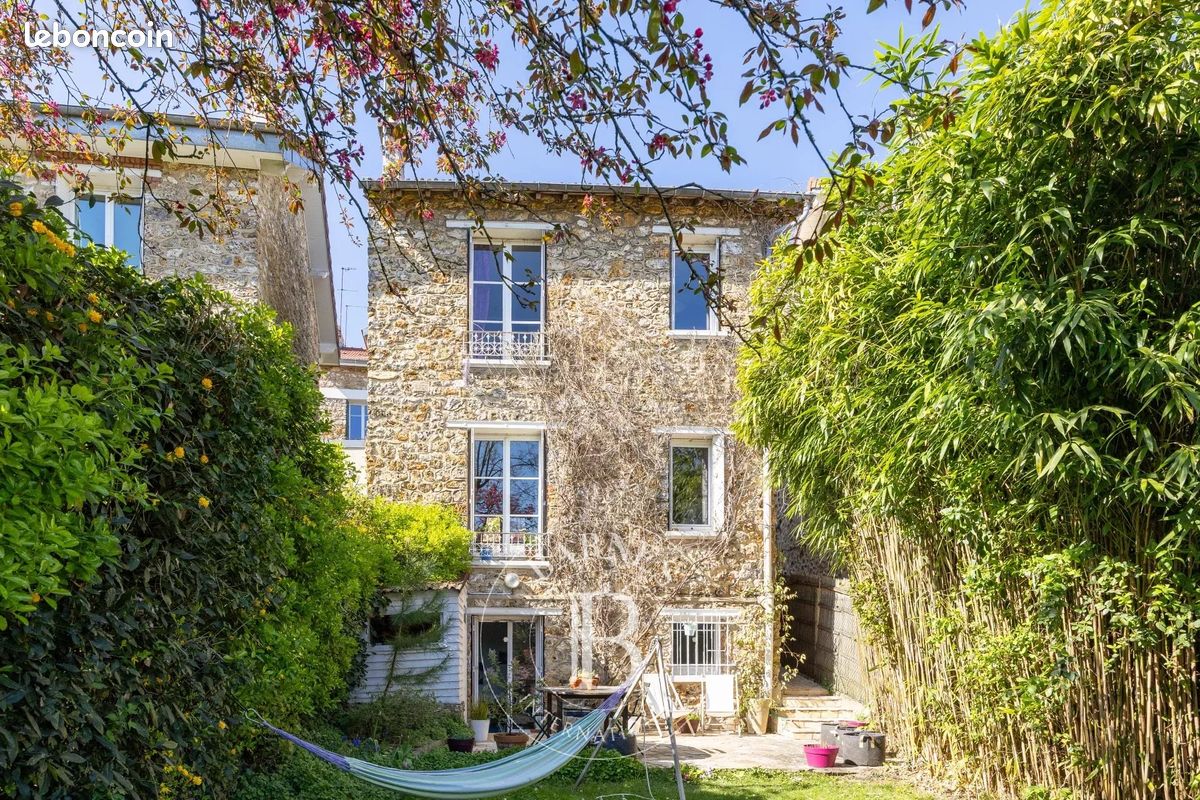 Maison 5 pièces 100 m² · à Sèvres · 100 m² · 1 050 000 €