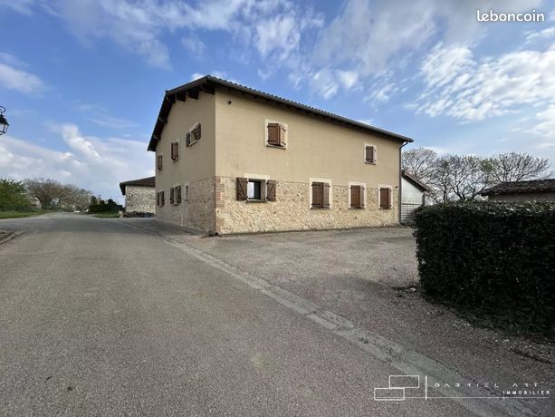 Maison 7 pièces 240 m²