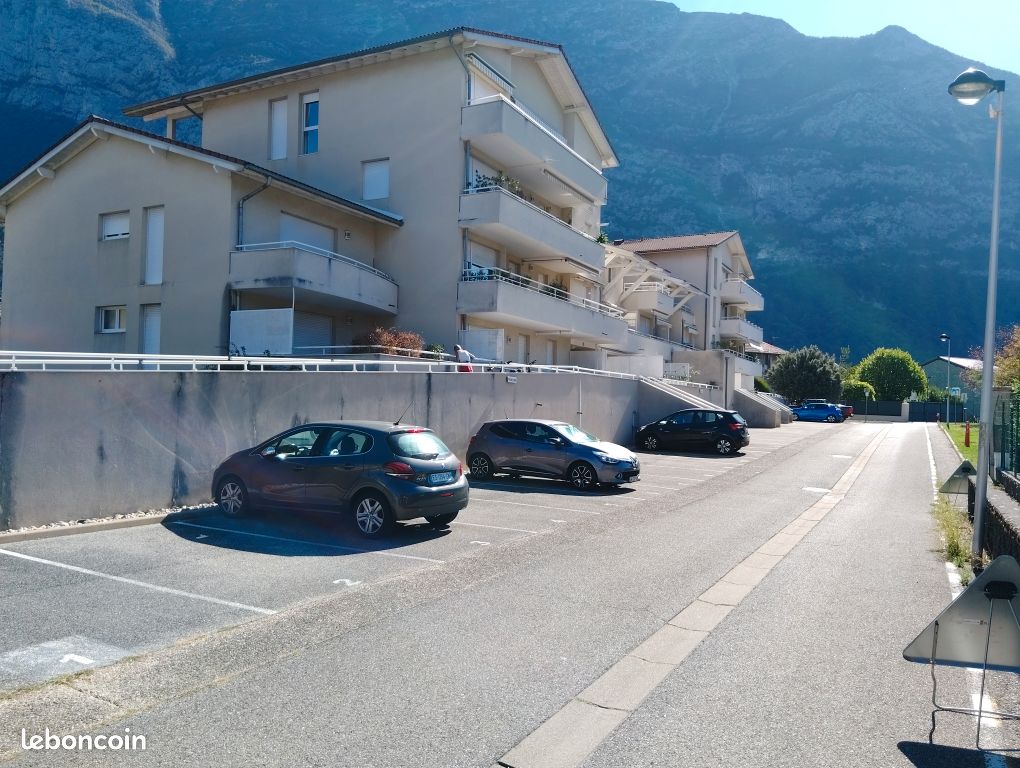 Appartement 3 pièces 74 m² · à Saint-Égrève · 74 m² · 220 000 €