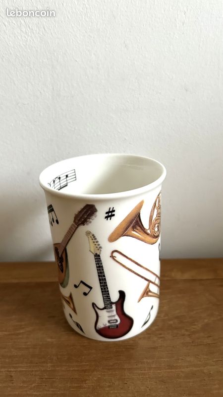 Tasse En Porcelaine Fine Motif Instruments De Musique - Marque Ambiente, Blanche, Neuve